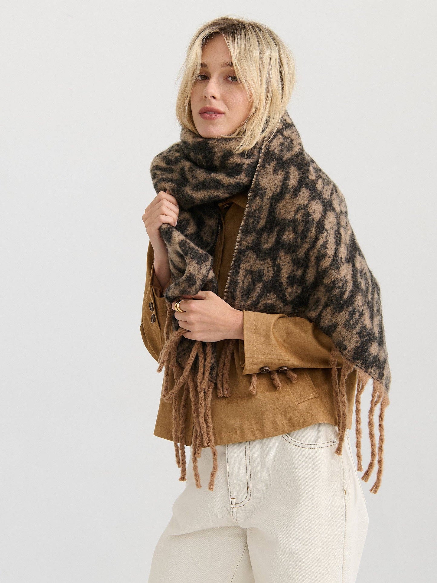 Leopard Patterned Fluffy Scarf