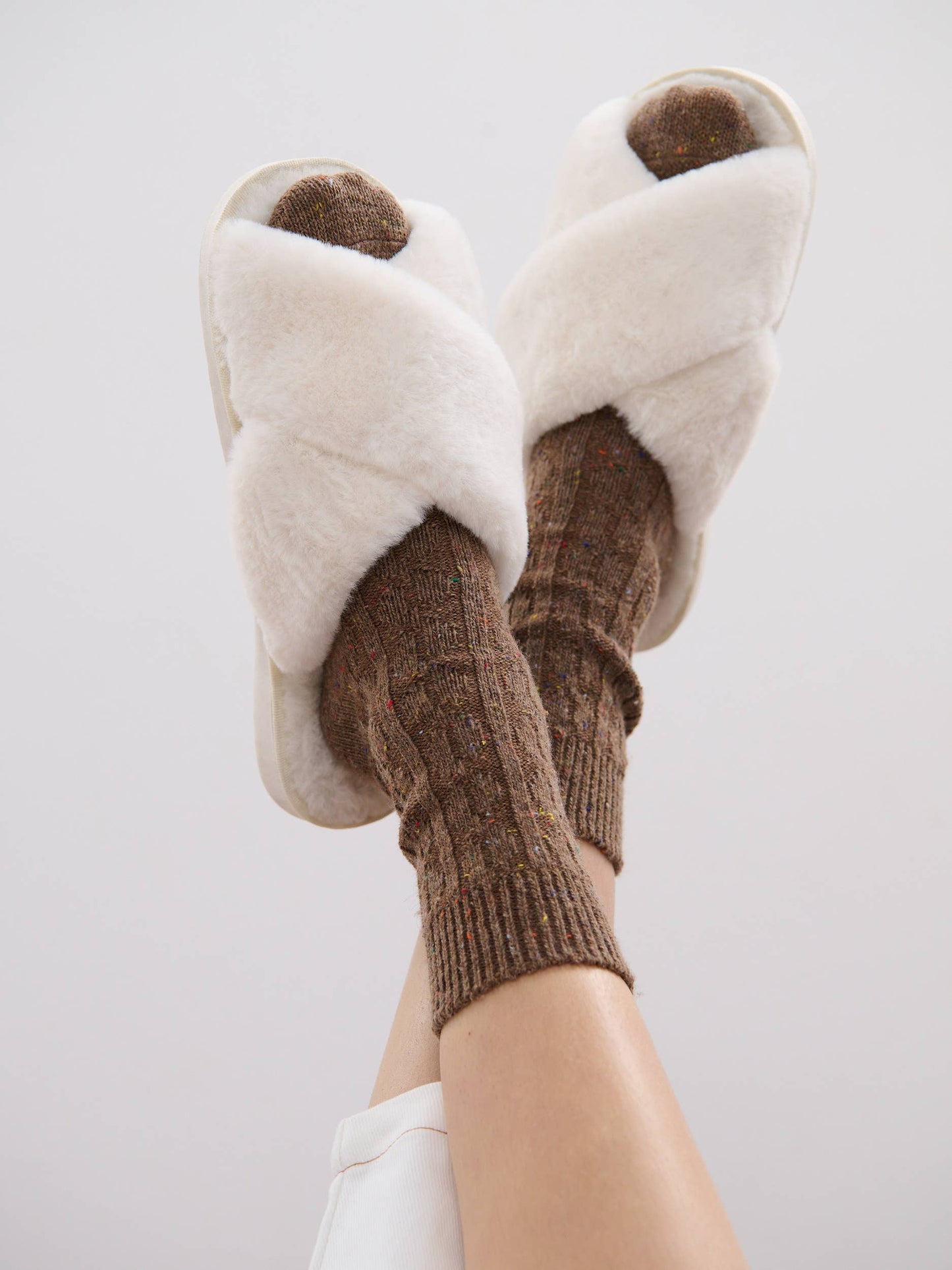 Cable Neb Crew Socks in Brown